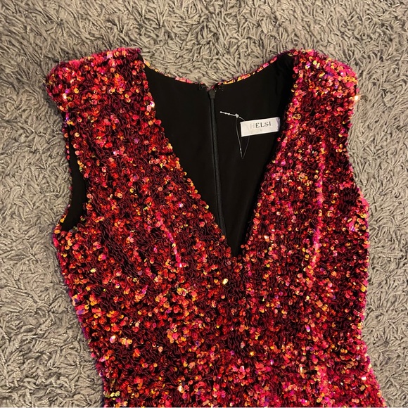 Helsi NEW Jodi Plunging Sequin Mini Dress In Merlot Size M - Picture 10 of 16